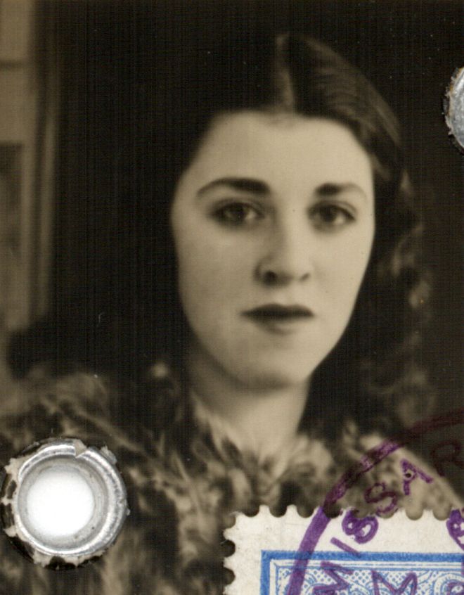 Portret van Dina Van West