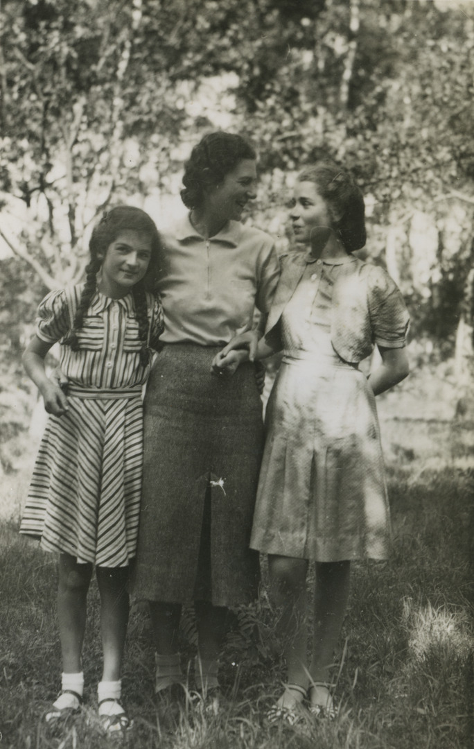 Sanne, Ilse en Barbara Ledermann, Beekbergen, 1941