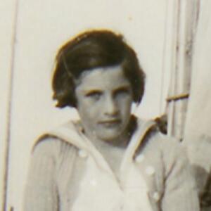Foto van Juultje Ketellapper uit het poesiealbum van Kitty Egyedi, 1939