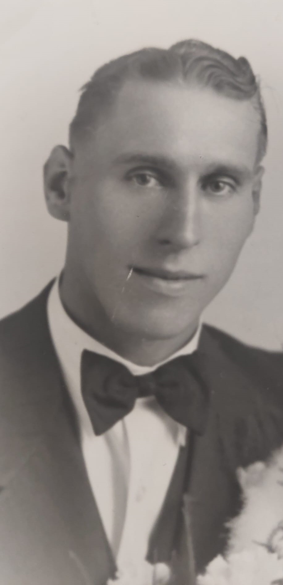 Uitgesneden portret van trouwfoto 1942