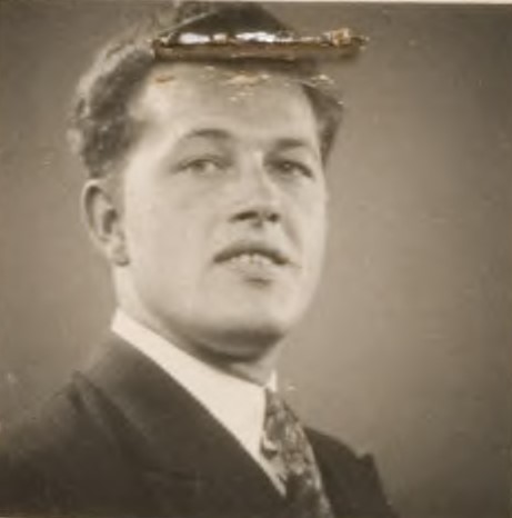 Pasfoto van Paspoortaanvraag '40-45'.