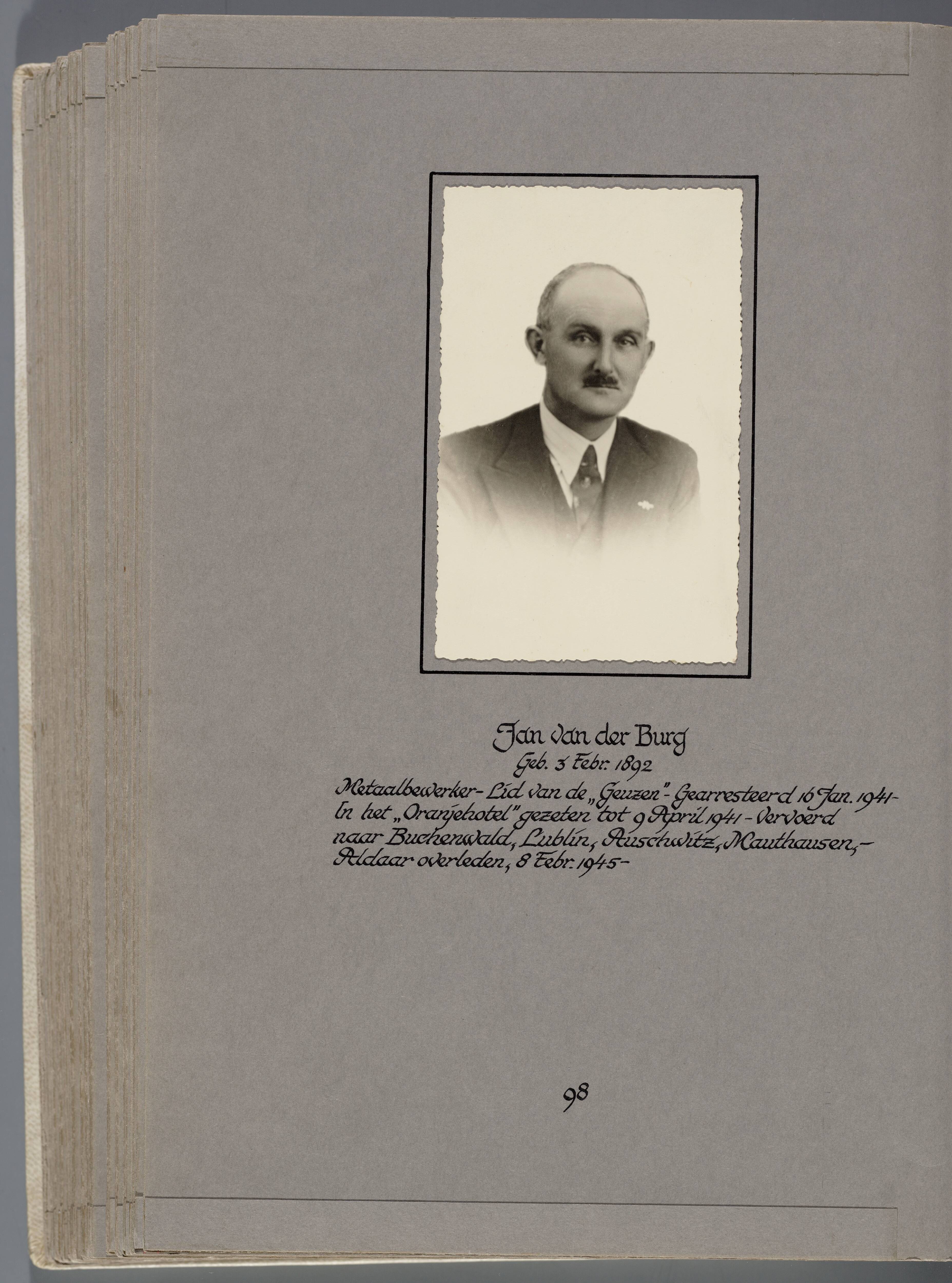 Stichting Oranjehotel: Doodenboeken Jan van der Burg