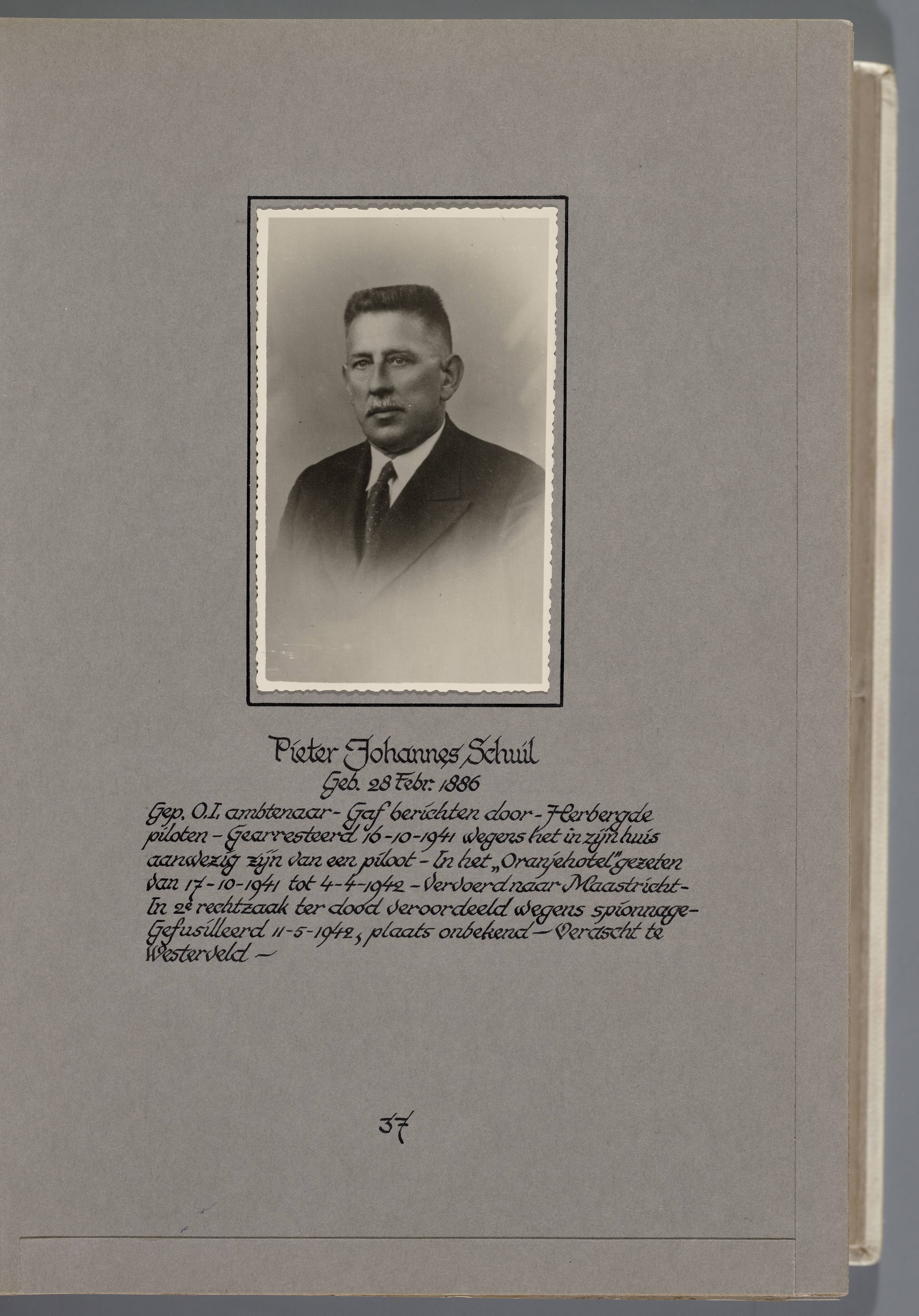 Stichting Oranjehotel: Doodenboeken Sytze Jan van der Velde