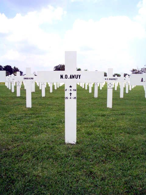 Afbeelding van graf of monument van Najoan Ofir Awuy