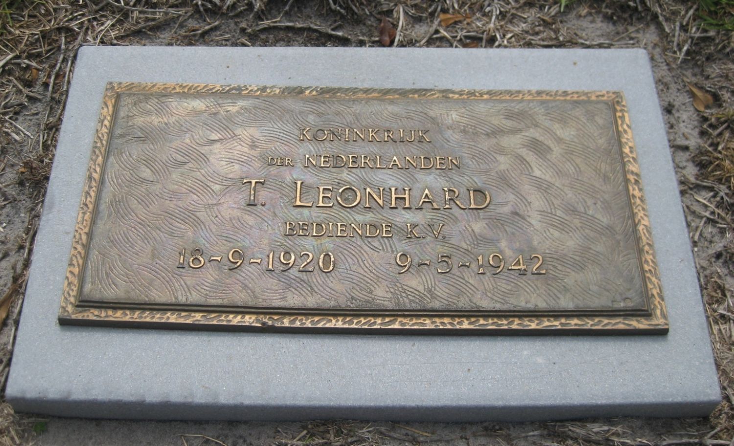Afbeelding van graf of monument van Tom Leonhard