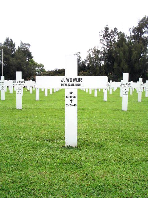 Afbeelding van graf of monument van J. Wowor