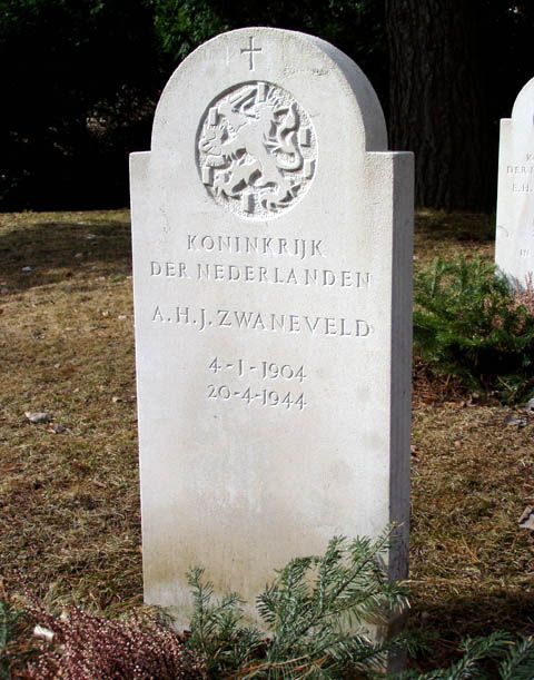 Afbeelding van graf of monument van Arie Hendrik Johannes Zwaneveld