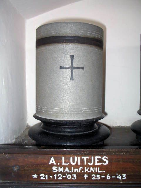 Afbeelding van graf of monument van Aart Luitjes