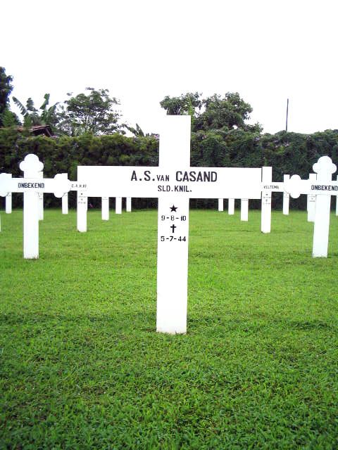 Afbeelding van graf of monument van Armand Simon van Casand
