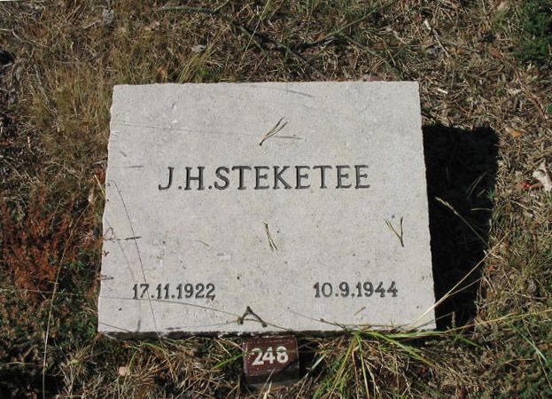 Afbeelding van graf of monument van Johan Helenus Steketee