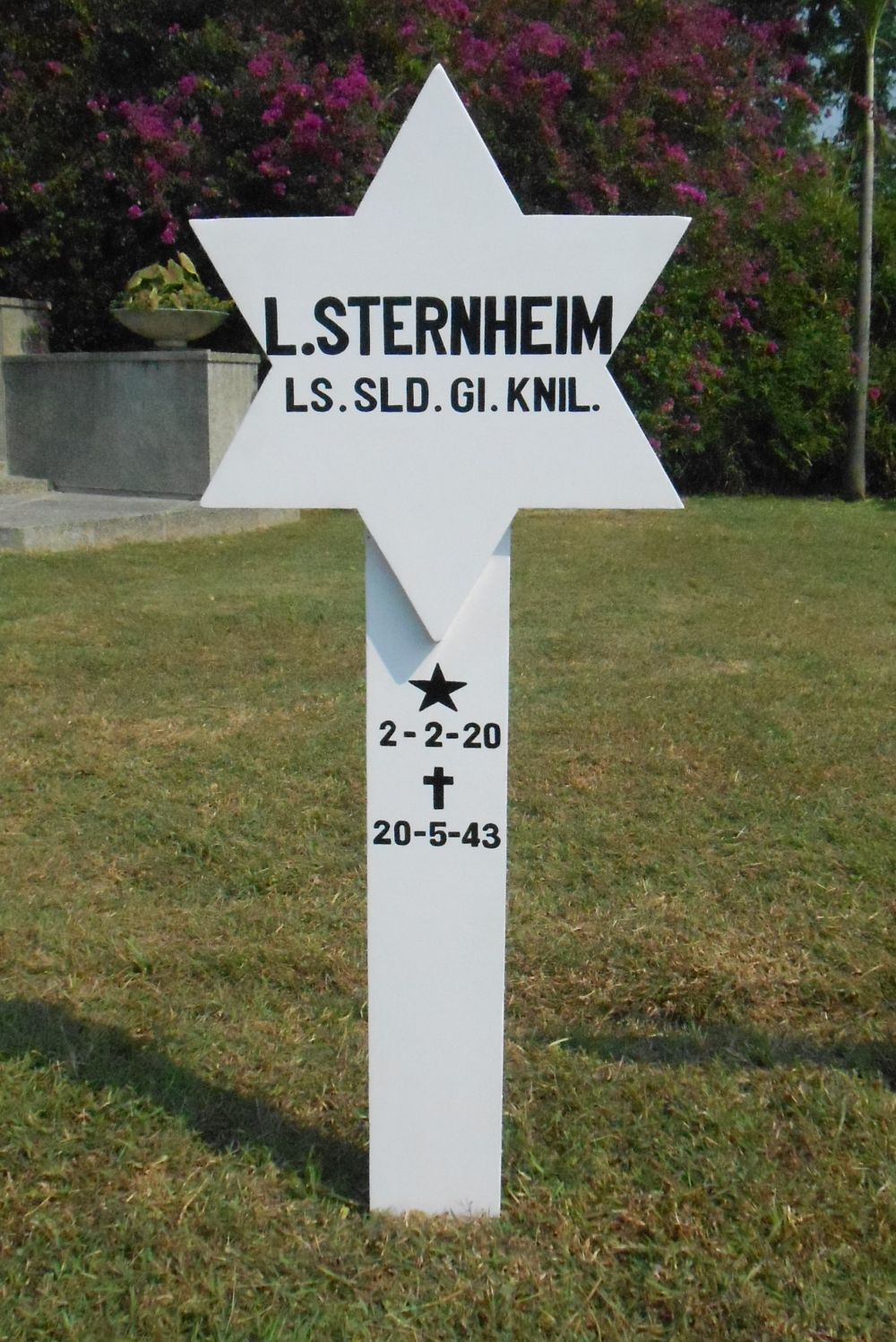 Afbeelding van graf of monument van Levie Sternheim