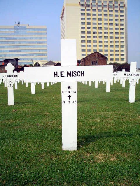 Afbeelding van graf of monument van Hubert Everhard Misch