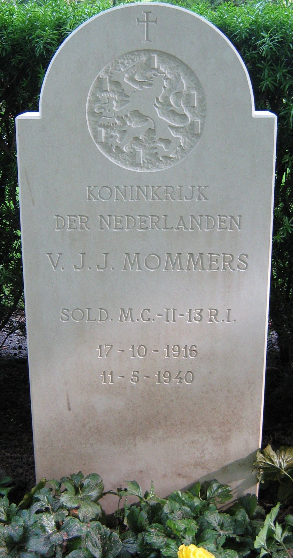 Afbeelding van graf of monument van Victor Jozef Johannes Mommers