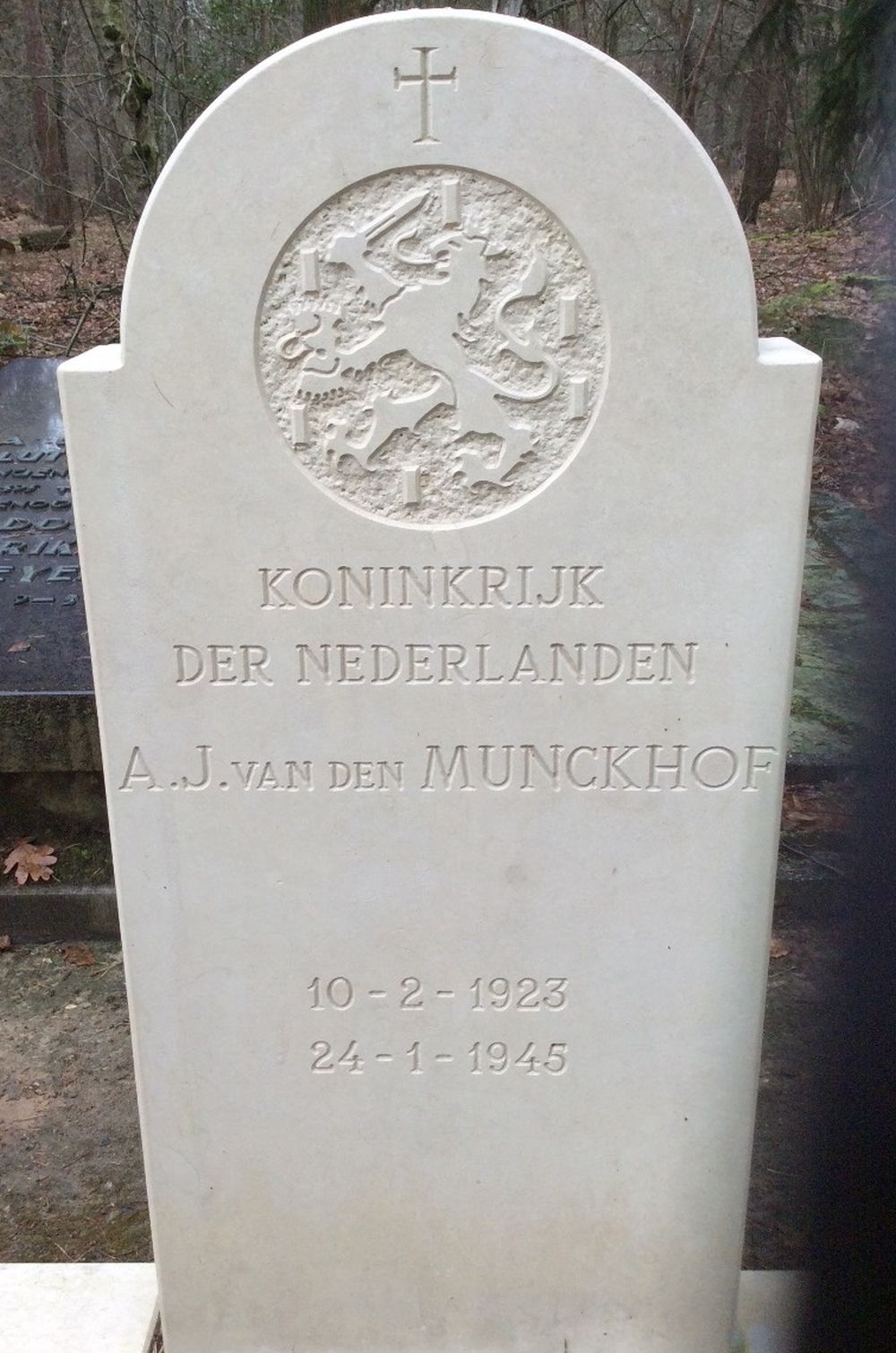 Afbeelding van graf of monument van Adrianus Johannes van den Munckhof