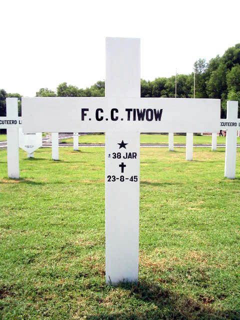 Afbeelding van graf of monument van F.C.C. Tiwow