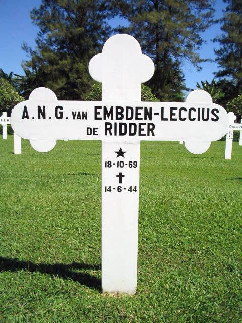 embdenvan leccius de ridder.a.n.g.2004.JPG