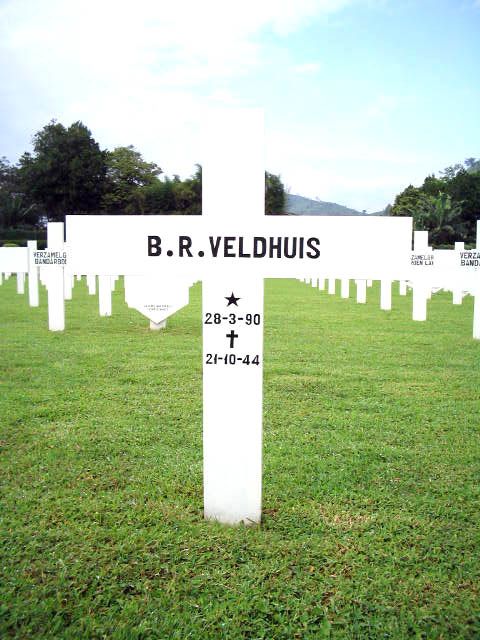 Afbeelding van graf of monument van Bastiaan R. Veldhuis