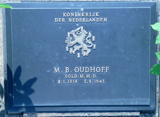 Afbeelding van graf of monument van Max Bertrand Oudhoff