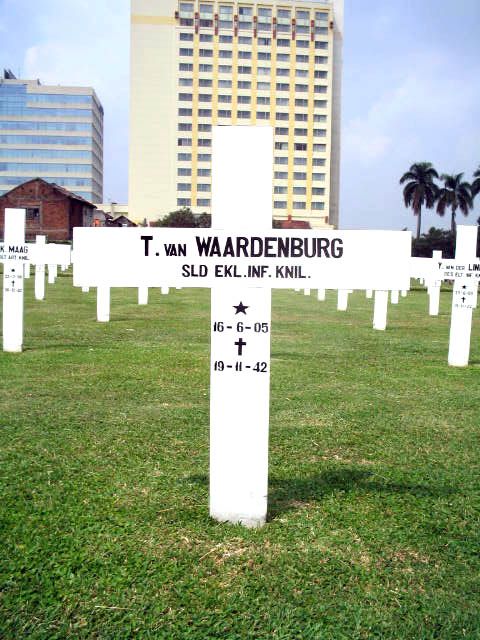 Afbeelding van graf of monument van Theodorus van Waardenburg