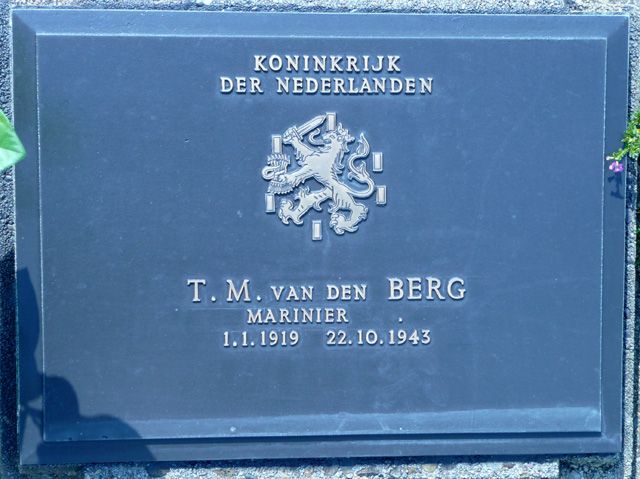 Afbeelding van graf of monument van Teunis Marie van den Berg