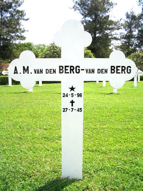 berg van den berg.a.m.2004.JPG