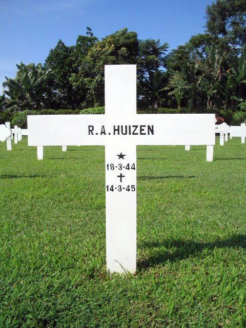 Afbeelding van graf of monument van Ronald Arnold Huizen