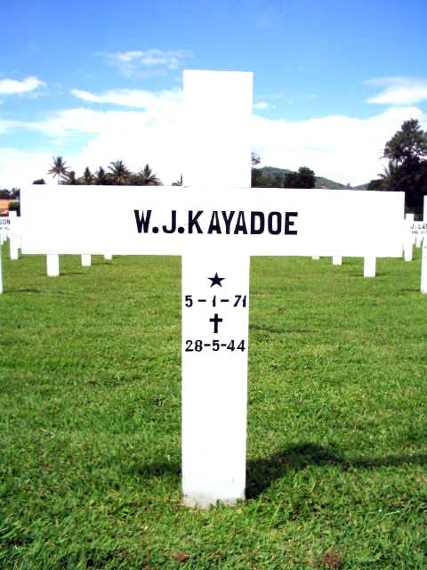 Afbeelding van graf of monument van W.J. Kayadoe