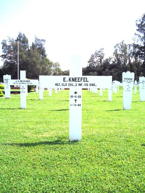 Afbeelding van graf of monument van Eddy Kneefel