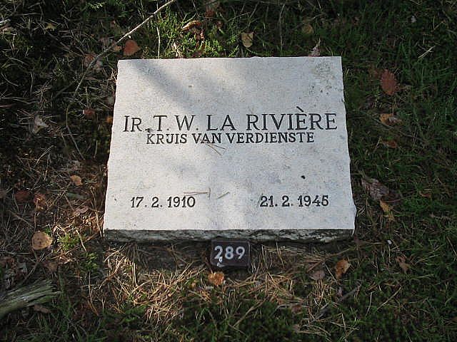 Afbeelding van graf of monument van Theodor Willem la Rivière