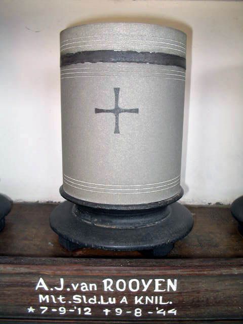 Afbeelding van graf of monument van Alwin Jules van Rooyen