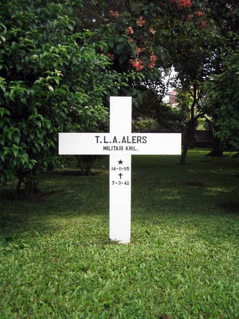 Afbeelding van graf of monument van Theodor Louis Alphonse Alers