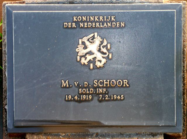 Afbeelding van graf of monument van Max van der Schoor