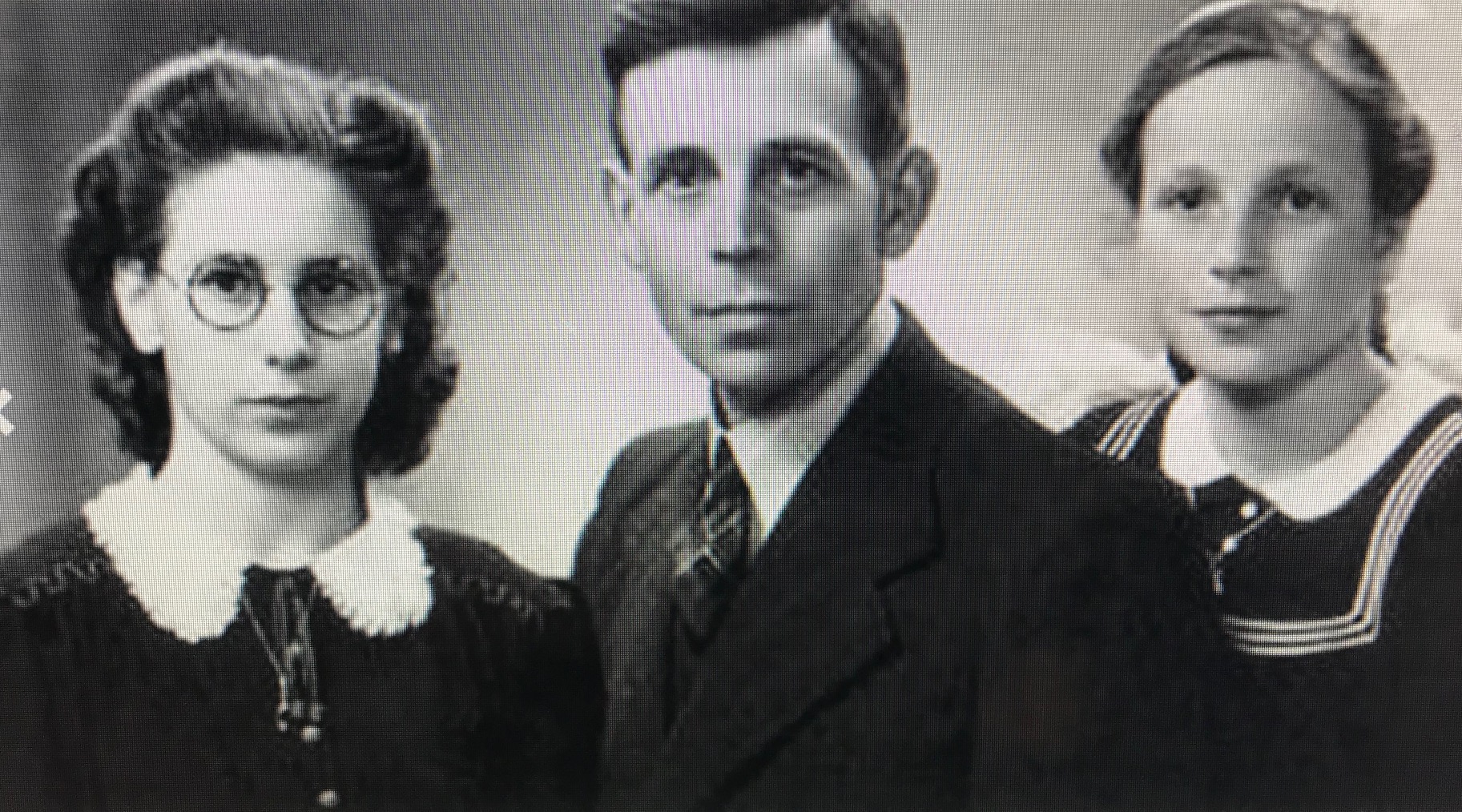 Lambertus with his two daughters.