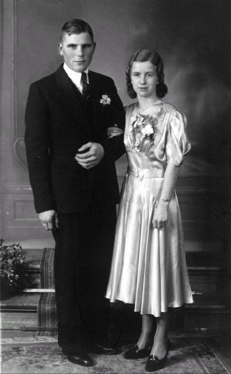 Trouwfoto van Albert Wezenaar en Helena Bruinsma