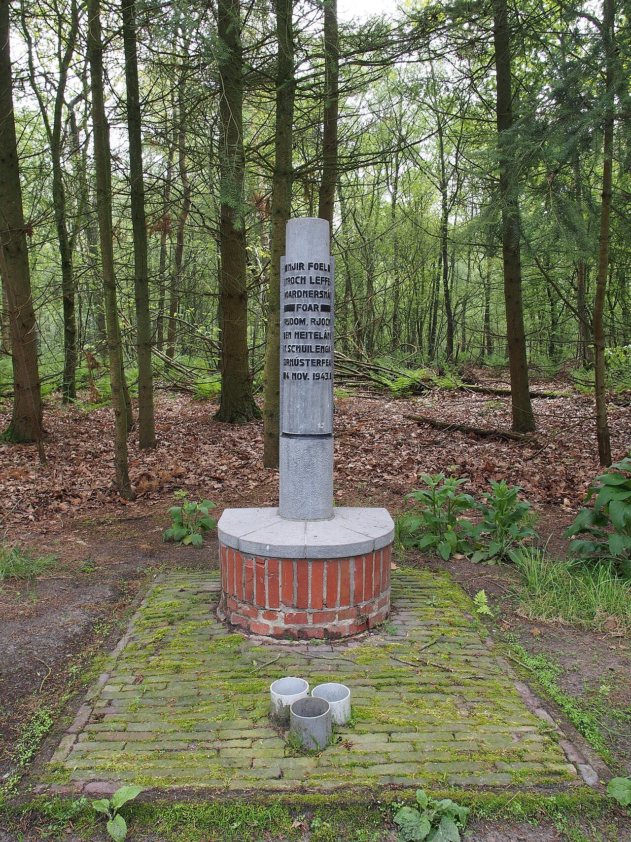 Monument in het Tiesingabosje