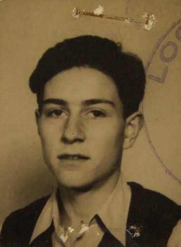 Portret van Esra Jurovics